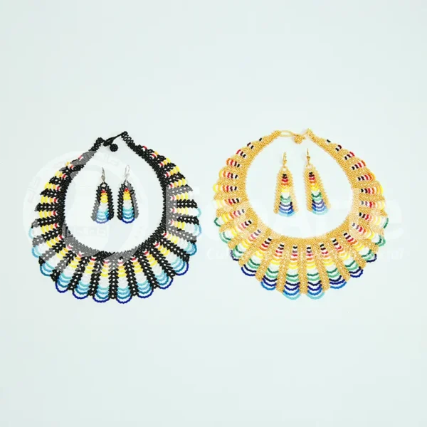 Collar y aretes  Reina